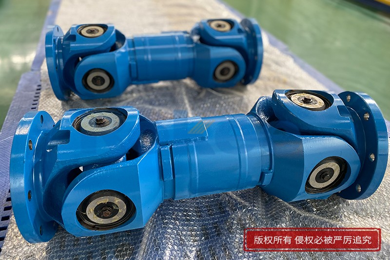 Small Universal Joint Couplings